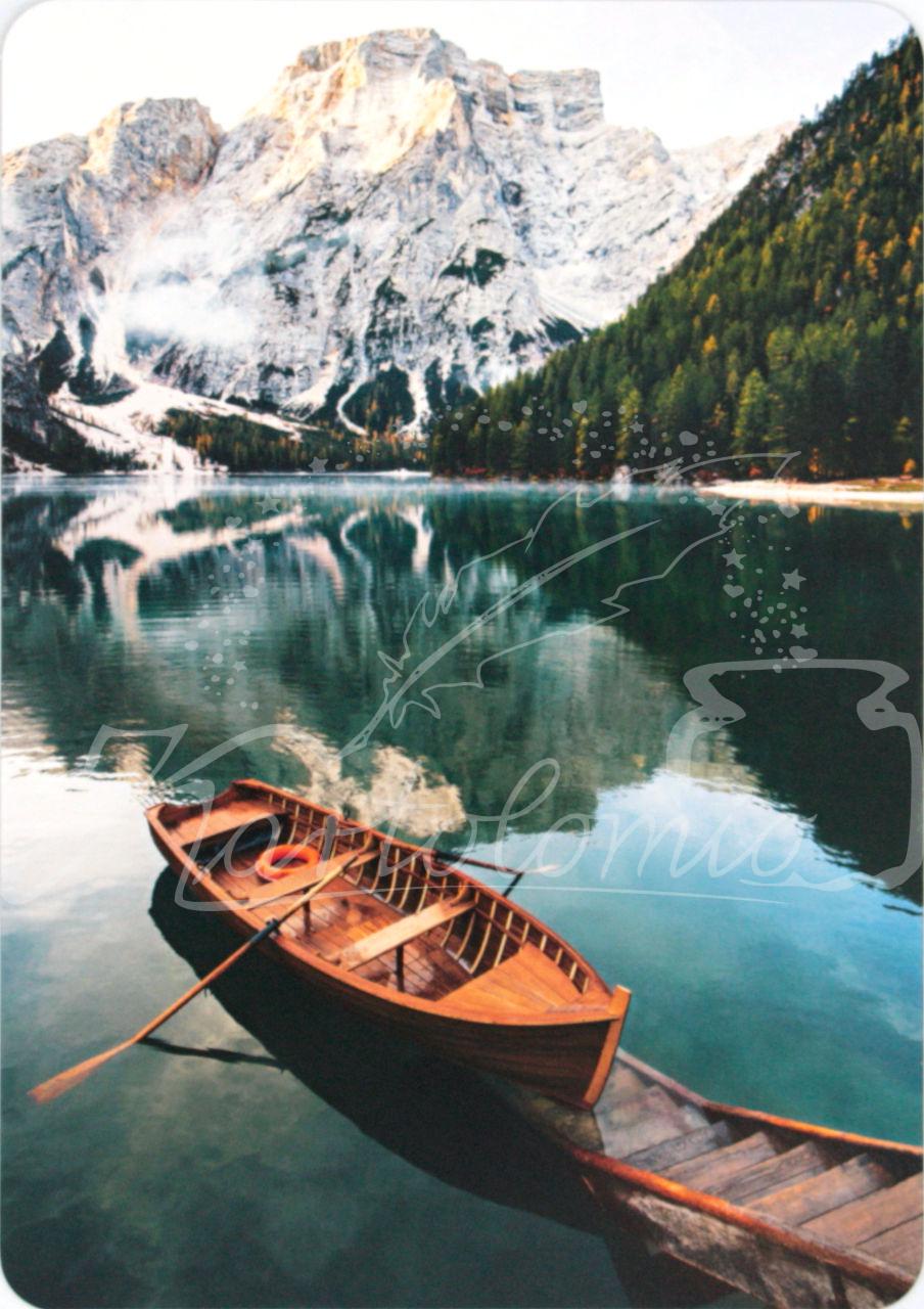 Bergsee mit Boot